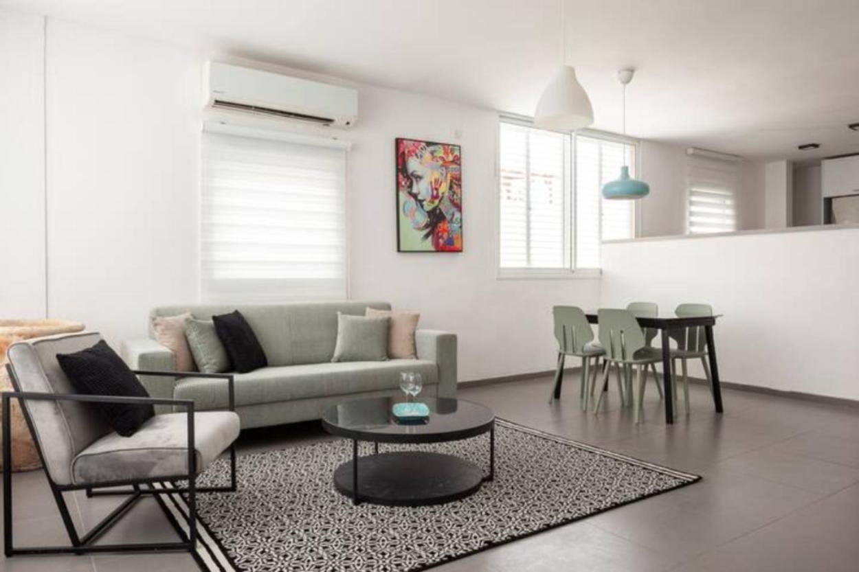 Oַ&O Group-Amazing Apt Bat-Yam 3 Min Walk To Beach Bat Yam Bagian luar foto
