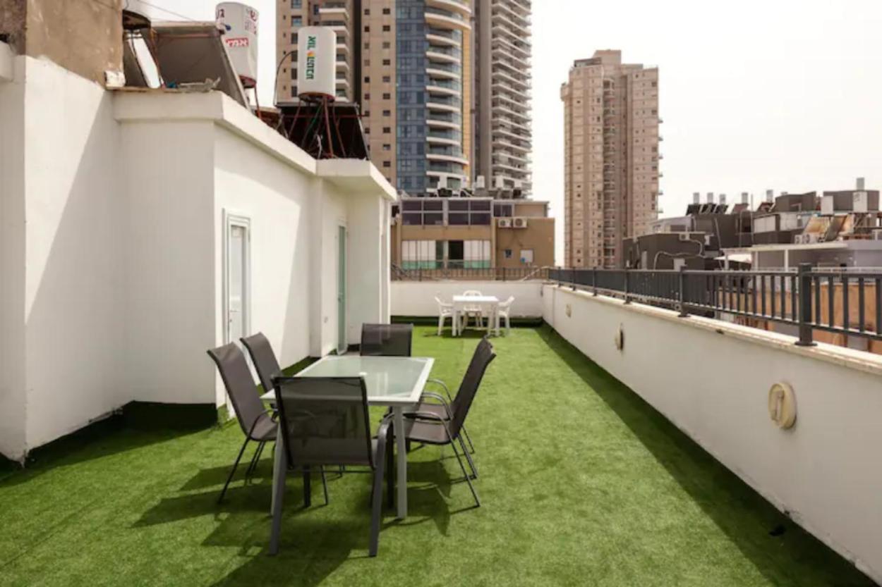 Oַ&O Group-Amazing Apt Bat-Yam 3 Min Walk To Beach Bat Yam Bagian luar foto
